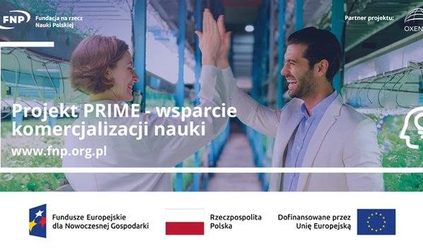 Plakat projektu Prime na którym jest napis Prime i stokowi ludzie